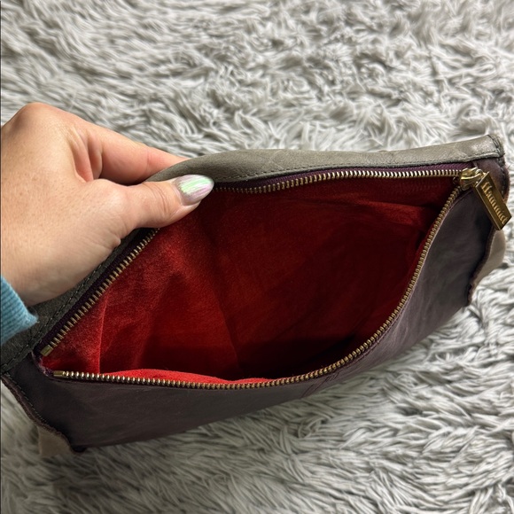 Hammitt Montana large reversible Gray and Brown Shoulder Bag with Gold Accents - Picture 5 of 12